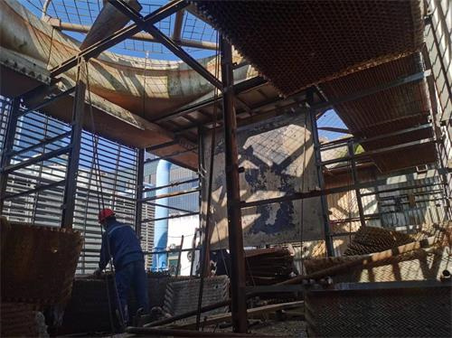 工業(yè)冷卻塔減少漂水損失的措施(夏天冷卻塔漂水率多