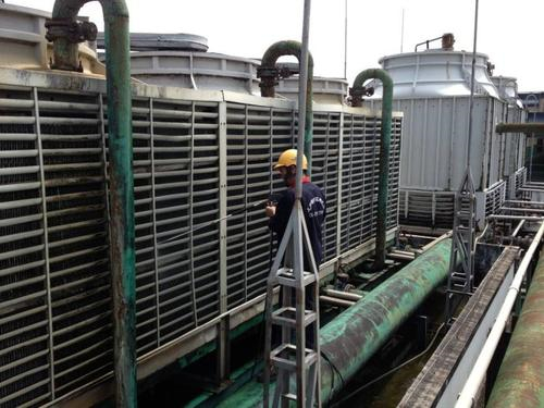 工業(yè)冷卻塔收水器飄水的控制措施