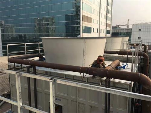 數(shù)臺冷卻水塔串聯(lián)時要留意的問題(冷卻水塔串聯(lián)管道