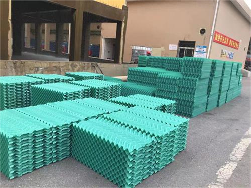 工業(yè)冷卻塔運(yùn)轉(zhuǎn)時(shí)的注意事項(xiàng)