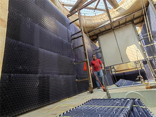 冷卻塔是怎樣進(jìn)行降溫的(冷卻塔降溫效果取決于哪些